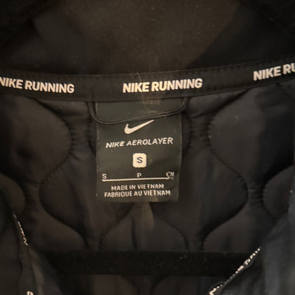 Nike Running Aerolayer Black Quilted Vest - Picture 2 of 5
